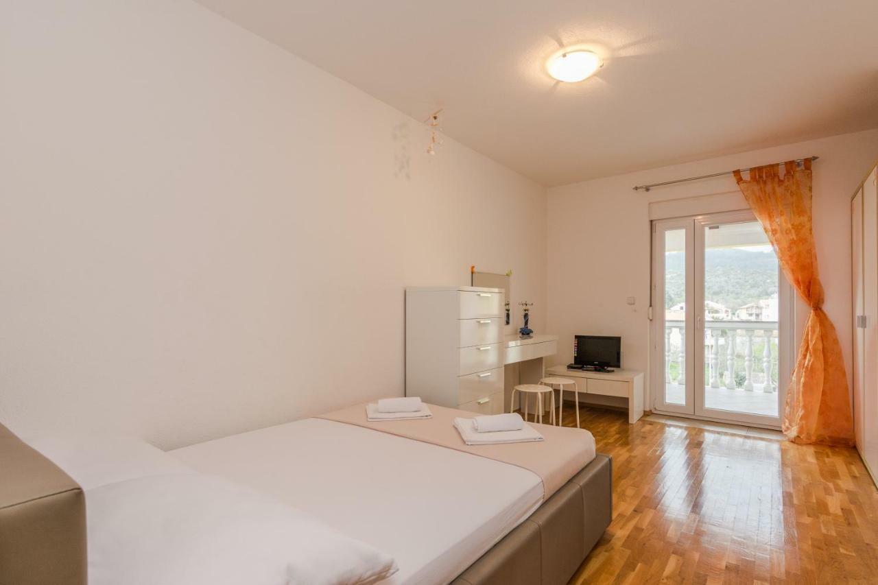 Apartment Natalie Sea View With 3 Bedrooms And Everything Is Air-Conditioned Sali Exterior foto